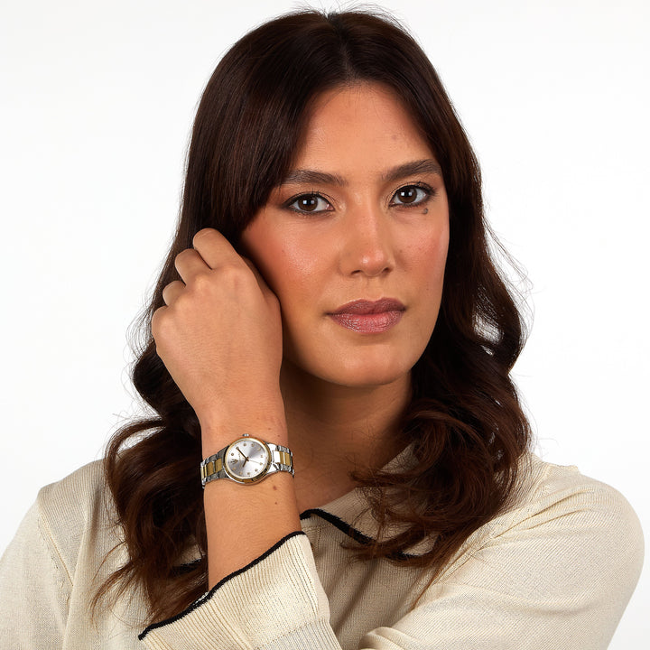 Дамски часовник от стомана със златно PVD покритие.