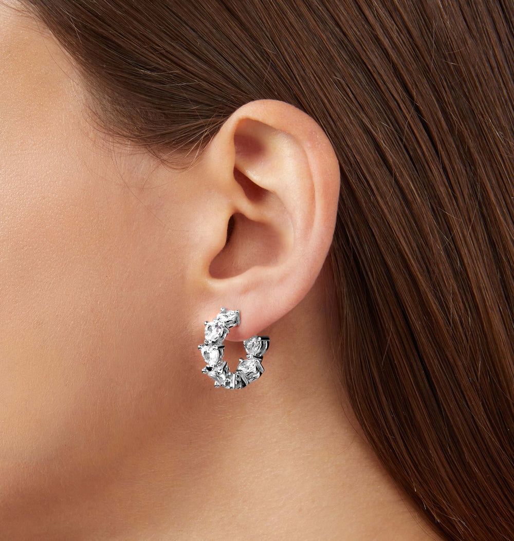 Дамски обеци халки с циркони във формата на сърца. Размер 1.75 см