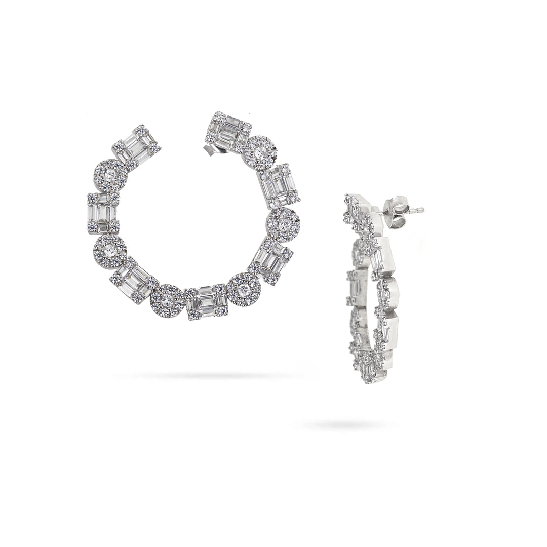 Дамски сребърни обеци с икрустирани циркони.