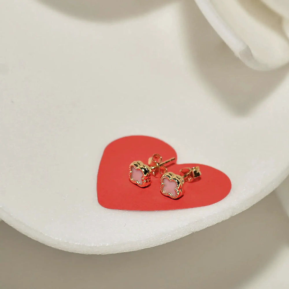 Дамски обеци с розов оникс и детелини – стилен и нежен аксесоар.