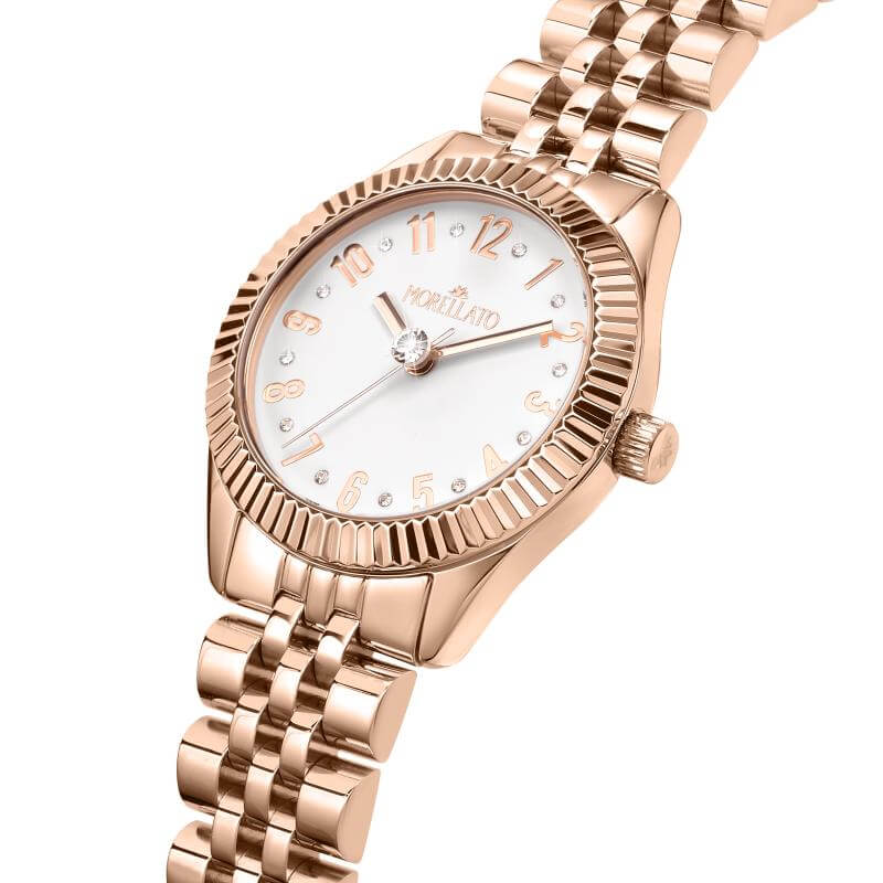 Часовник Morellato Magia. Дамски часовник с кварцов механизъм (VJ21). Каса 32 мм от стомана с розово златно PVD покритие и инкрустирани Циркони. Верижка от стомана с розово златно PVD покритие. Минерално стъкло. Водоустойчивост 3 АТМ. Гаранция 2 години.