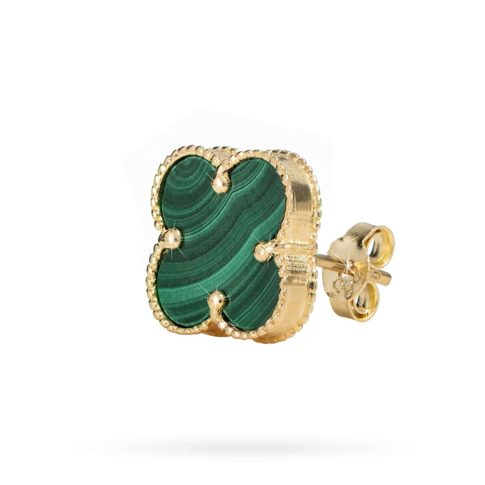 Детайл на златни обеци с детелини и малахит 9 мм