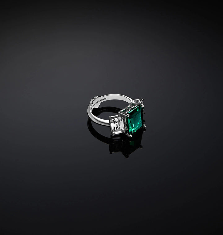 Women's ring with rhodium plating and green and white zircons Chiara Ferragni Emerald