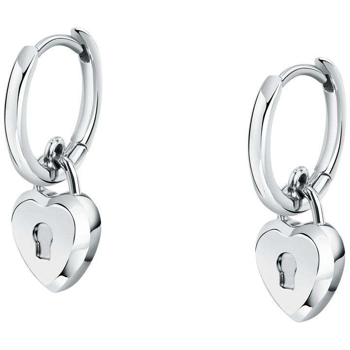 Сребристи дамски обеци халки със сърце катинар отблизо