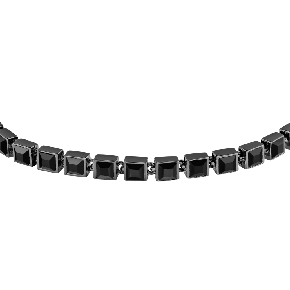 Дамска гривна Karl Lagerfeld Crystals, детайлен изглед на черните квадратни кристали в черни касети – модел KLAYC26