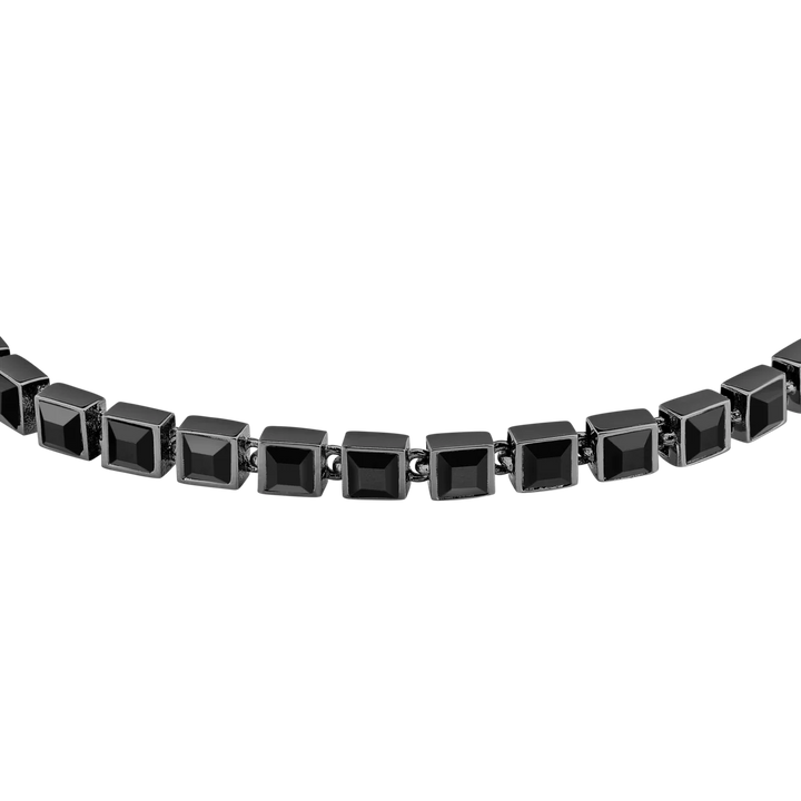 Дамска гривна Karl Lagerfeld Crystals, детайлен изглед на черните квадратни кристали в черни касети – модел KLAYC26