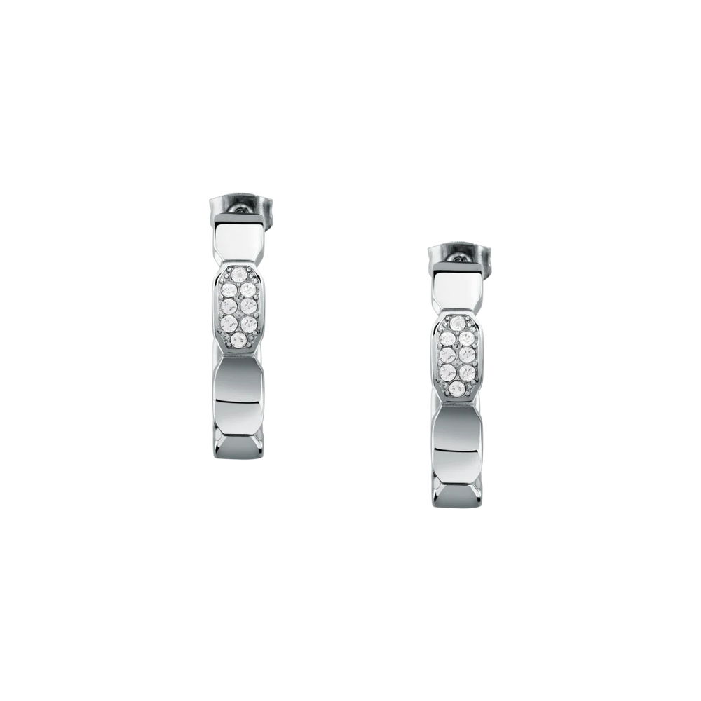 Дамски обеци Karl Lagerfeld Crystals, детайлен изглед отпред на сребристите халки с паве от бели кристали – модел KLAYC66