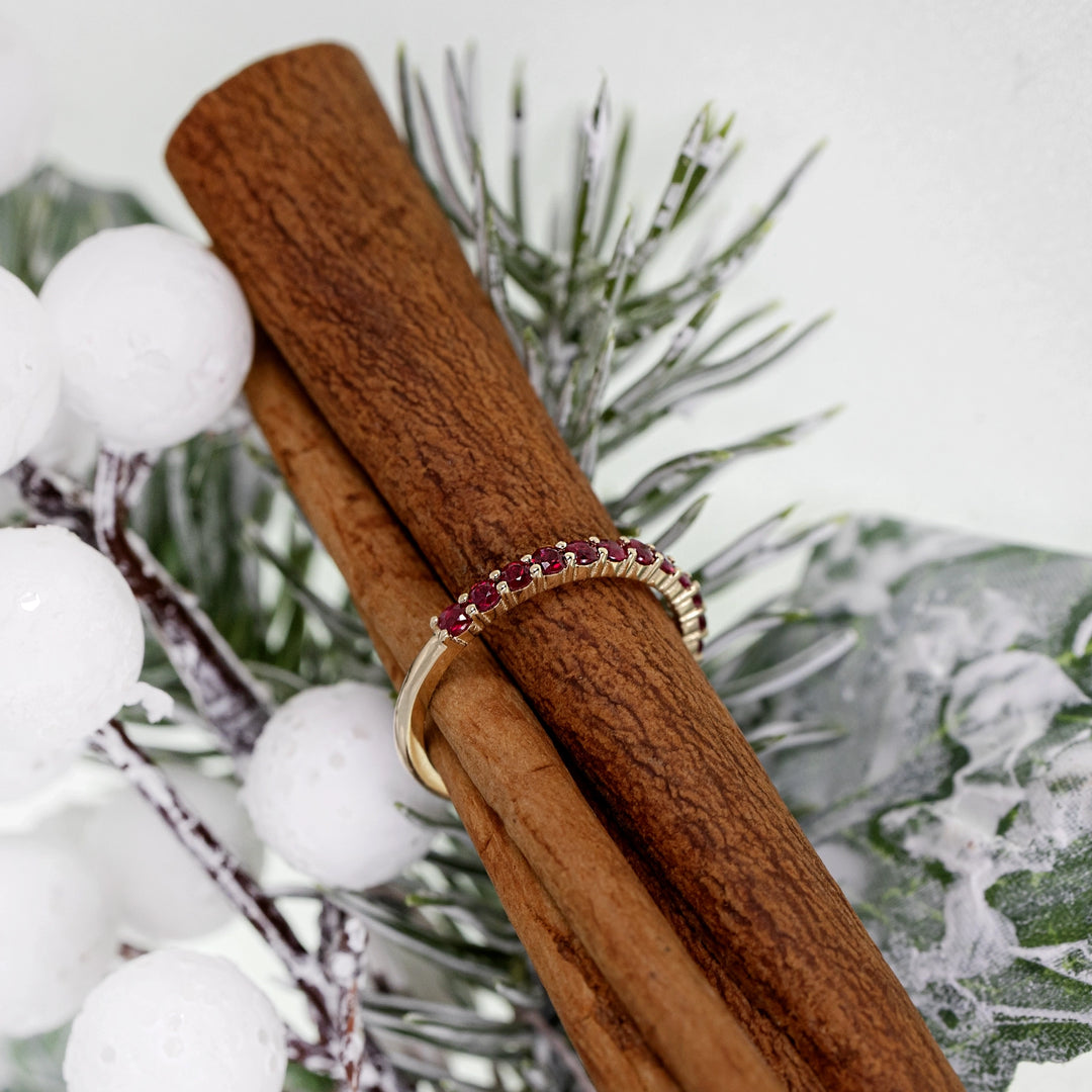 Дамски златен пръстен Senso Diamonds с рубини.