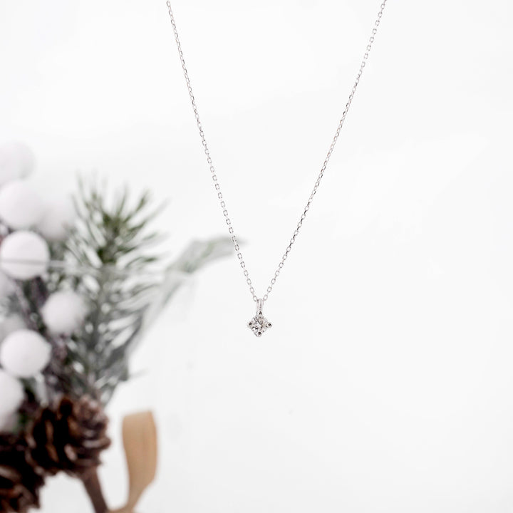 Бяло злато диамантено от колие от Senso Diamonds.