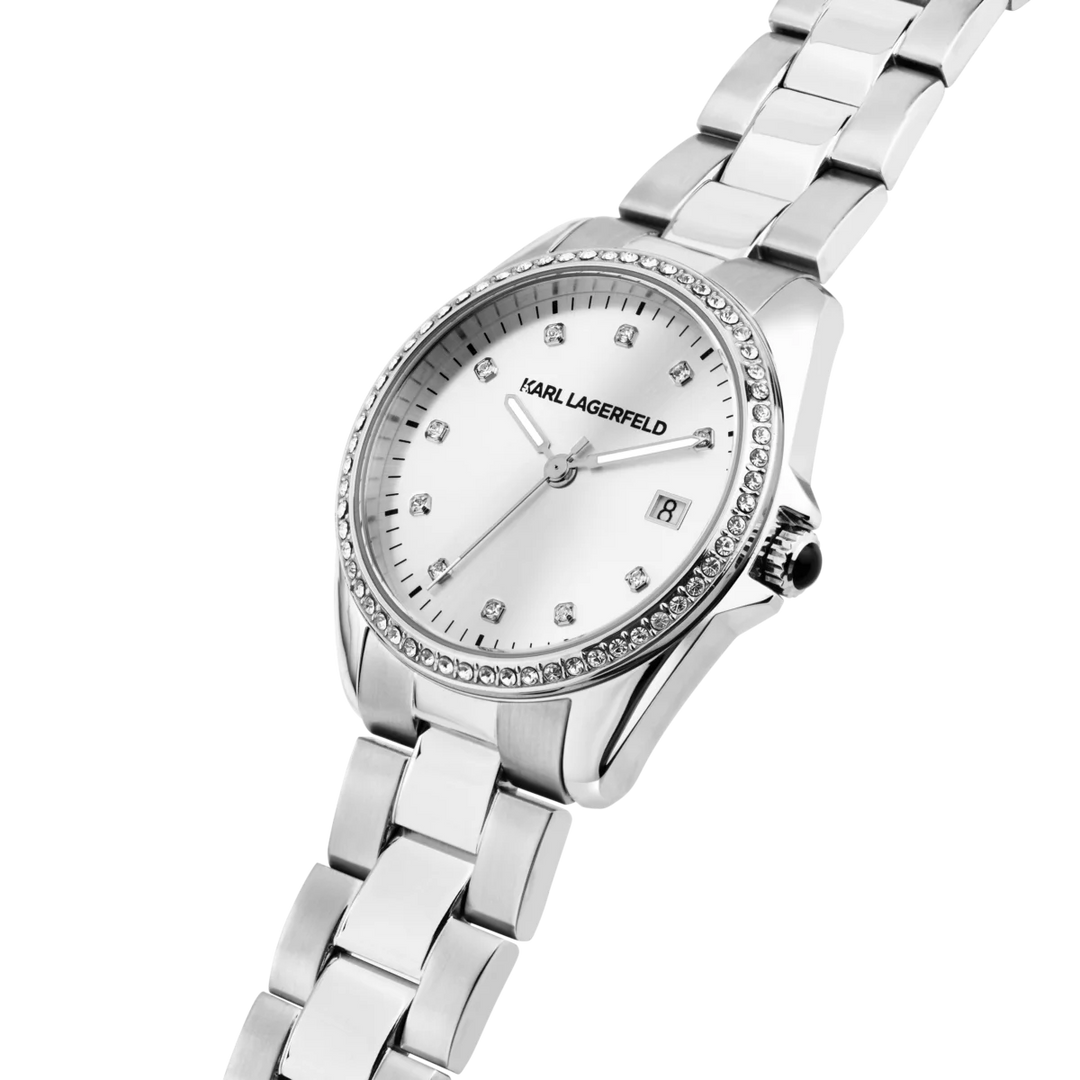 Детайл на сребристия циферблат с кристали и дата на дамски часовник Karl Lagerfeld Round Essentials – часовник Karl Lagerfeld R0553101510