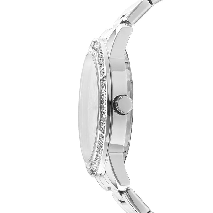 Профил на дамски часовник DKNY Chambers Glitz – тънък сребрист корпус и безел с кристали, модел DK1L056M0035