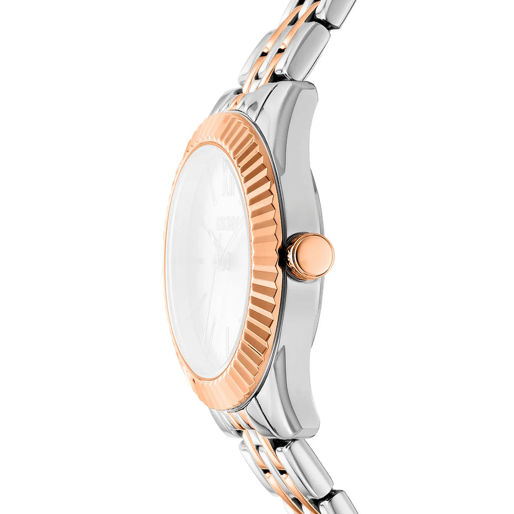 Профил на дамски часовник DKNY Everyday – тънък корпус 30 мм с рифелован безел и розовозлатисти акценти, модел DK1L017M1105