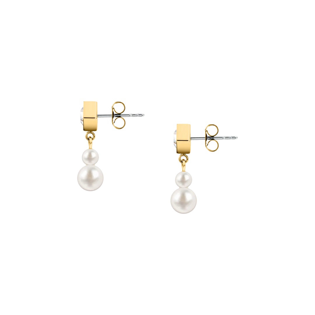 Профилен изглед на дамски обеци Karl Lagerfeld Pearl със стоманена основа и push-back закопчаване – модел KLAYR22